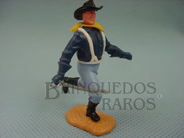 Brinquedo antigo Soldado da Sétima Cavalaria de pé com sabre