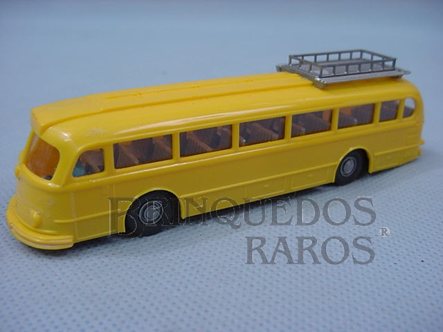 Brinquedo antigo Ônibus Mercedes Benz 6600 amarelo com bagageiro e motorista Década de 1960