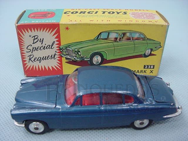 Brinquedo antigo Jaguar Mark X Saloon azul Ano 1964