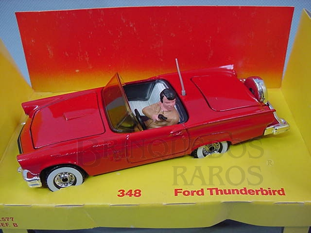 Brinquedo antigo Ford Thunderbird do filme Vegas