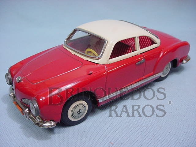 Brinquedo antigo Volkswagen Karmann Ghia com 26,00 cm de comprimento Década de 1970