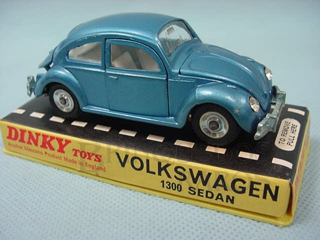 Brinquedo antigo Volkswagen Sedan 1300 azul metálico Década de 1970