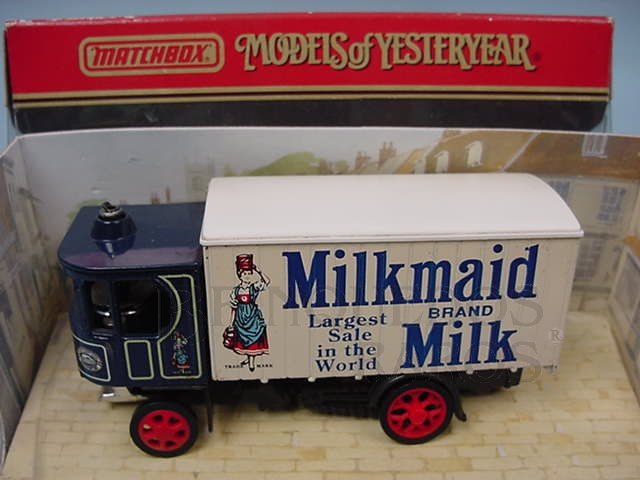 Brinquedo antigo Caminhão a Vapor Garrett Steam Wagon Milkmaid Leite Moça Yesteryear