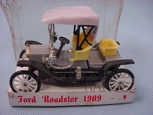 Brinquedo antigo Ford Roadster 1909