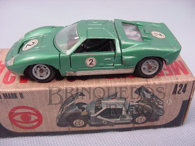 Brinquedo antigo Ford Mark II
