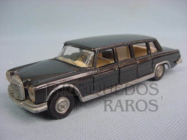 Brinquedo antigo Mercedes Benz 600 cinza Década de 1960