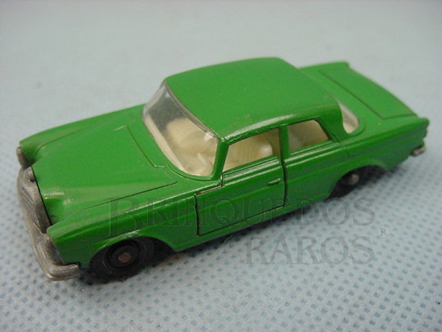 Brinquedo antigo Mercedes Benz 300 SE verde black plastic Regular Wheels