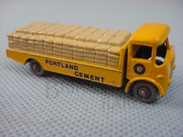 Brinquedo antigo Albion Chieftain Truck 1958 Gray Plastic Regular Wheels