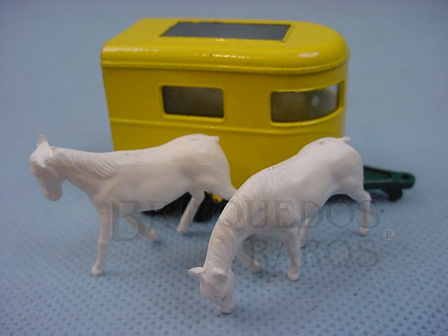 Brinquedo antigo Pony Trailer black plastic Regular Wheels completo com cavalos