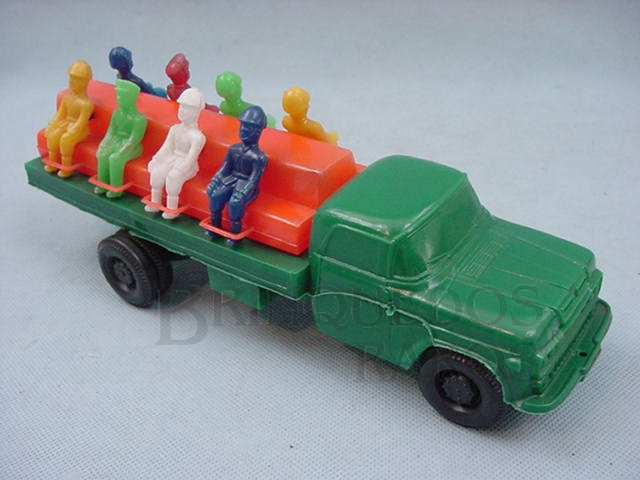 Brinquedo antigo Caminhão Ford com oito soldados 20,00 cm de comprimento Ano 1975