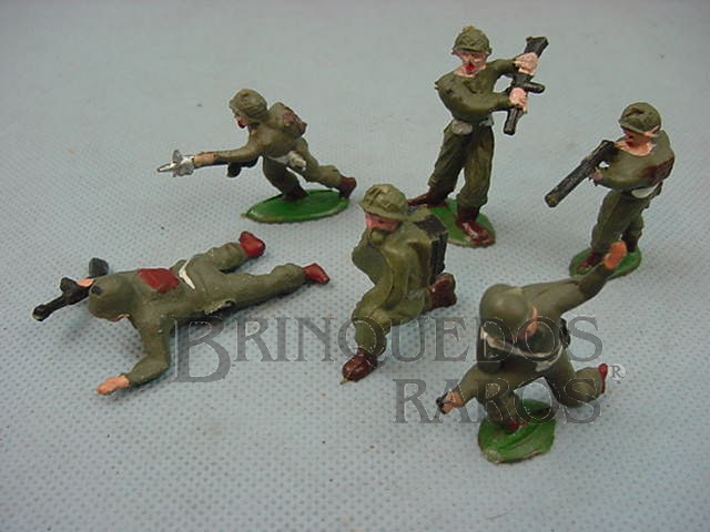 Brinquedo antigo Conjunto de seis soldados com uniforme verde