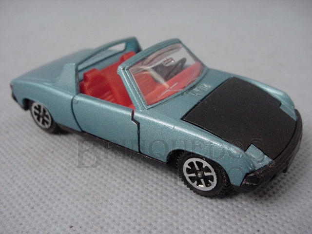 Brinquedo antigo Volkswagen Porsche 914 azul metálico