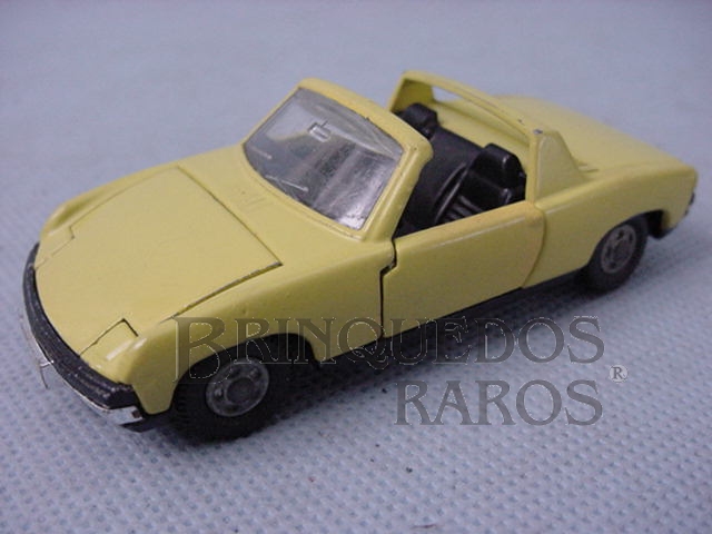 Brinquedo antigo Volkswagen Porsche 914 amarelo