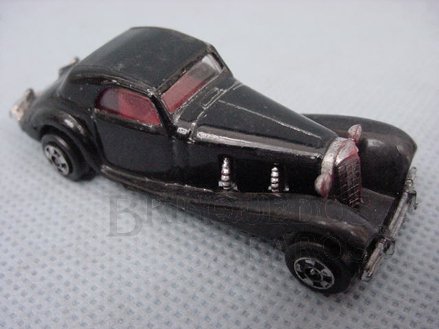 Brinquedo antigo Bugatti com inscrição P.Z.F. Manaus década de 1970