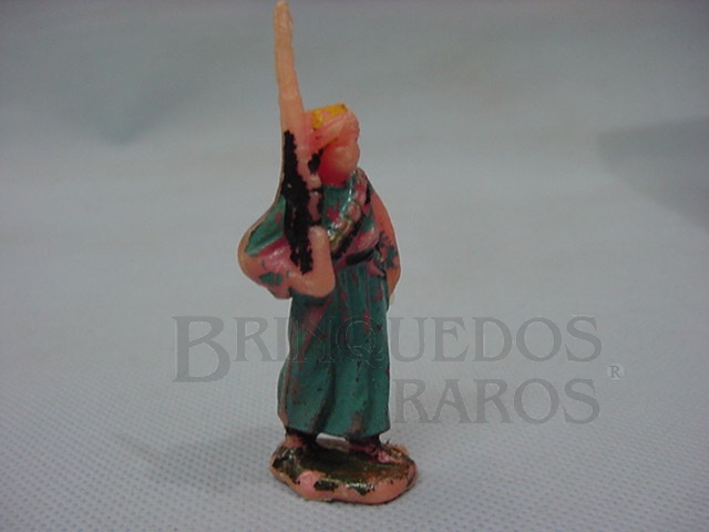 Brinquedo antigo Beduíno montando guarda Série Lawrence da Arábia