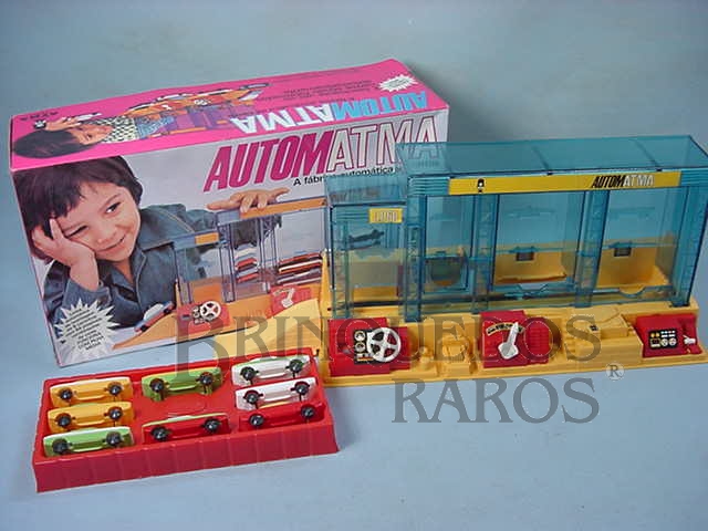 Brinquedo antigo Automatma Fábrica automática de carros perfeito estado completa Década de 1970