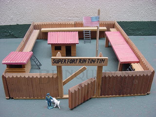 Brinquedo antigo Conjunto Super Fort Rin Tin Tin Década de 1970