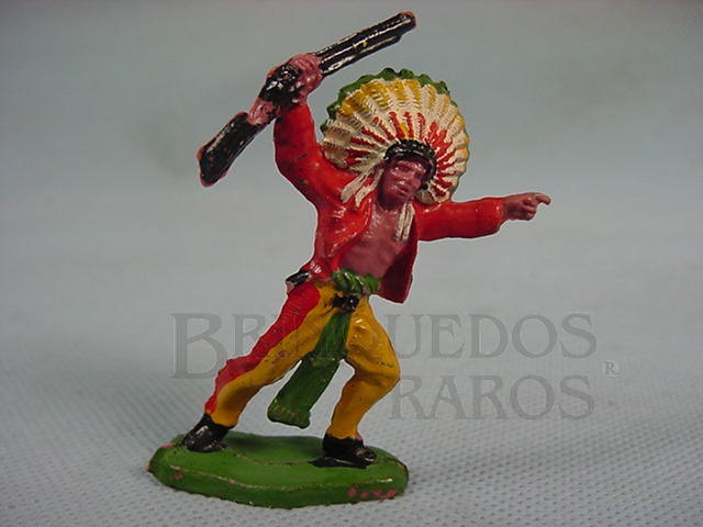 Brinquedo antigo Chefe índio avançando com rifle Pena Branca Casablanca numerado 58 Década de 1960