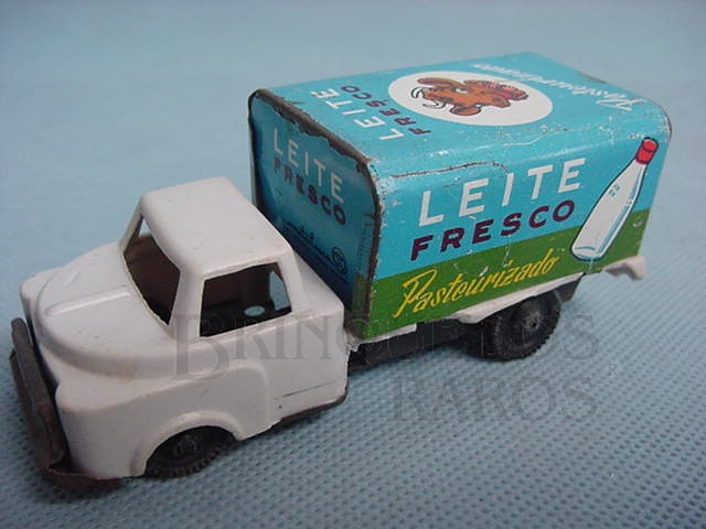 Brinquedo antigo Caminhão Leite Fresco com 10,00 cm de comprimento Década de 1960