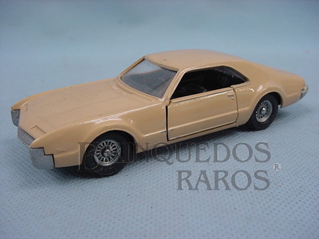 Brinquedo antigo Oldsmobile Toronado creme Fabricada pela Brosol Solido brésilienne Datado 3-1967