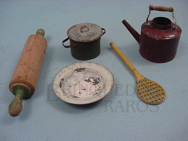 Brinquedo antigo Conjunto de cinco Utensílios para Cozinha de Boneca Década de 1930
