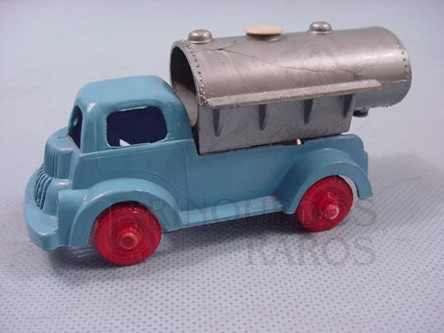 Brinquedo antigo Caminhão Tanque com 11,00 cm de comprimento Ano 1947