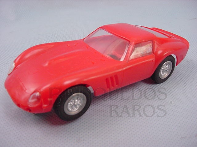 Brinquedo antigo Ferrari 250 GT vermelha versão home Década de 1960