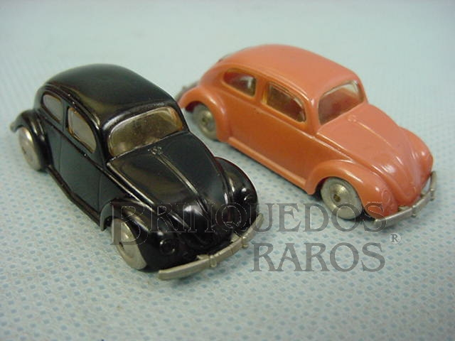 Brinquedo antigo Conjunto de dois Volkswagen Sedan Lego Systen Década de 1960