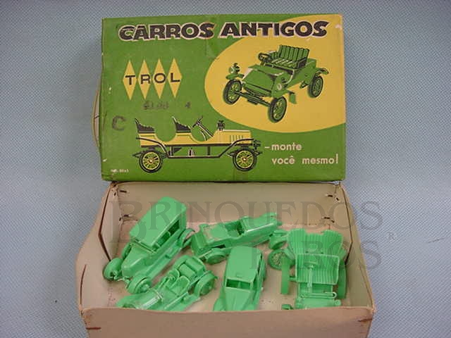 Brinquedo antigo Conjunto Carros Antigos com cinco carros diversos Caixa Verde Década de 1960
