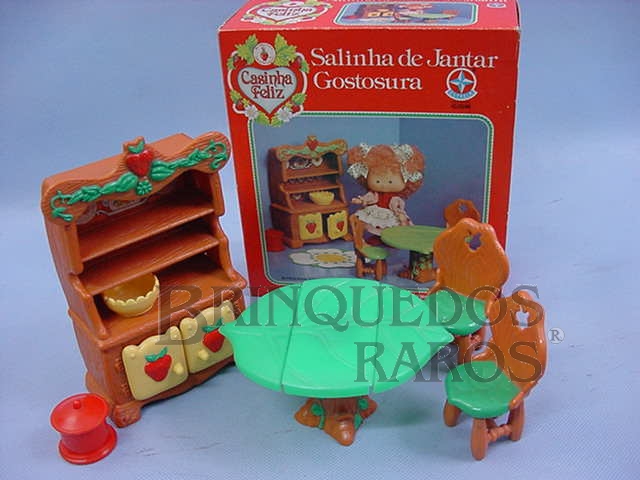 Brinquedo antigo Salinha de Jantar Gostosura Coleção Moranguinho Década de 1980