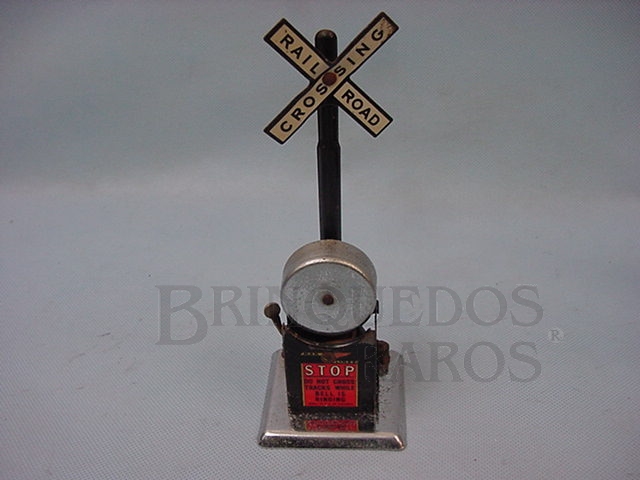 Brinquedo antigo Sinal de passagem de nivel com sino Década de 1950