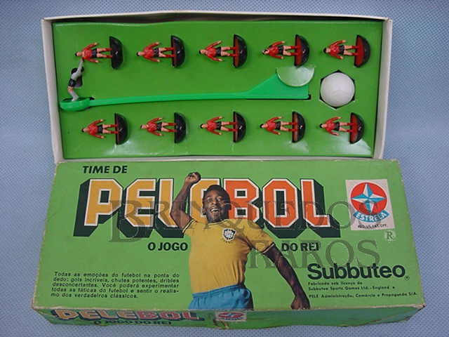 Brinquedo antigo PeleBol O Jogo do Rei fabricado sob licença de Subbuteo Sports Game Ltd. Time do Flamengo Ano 1978