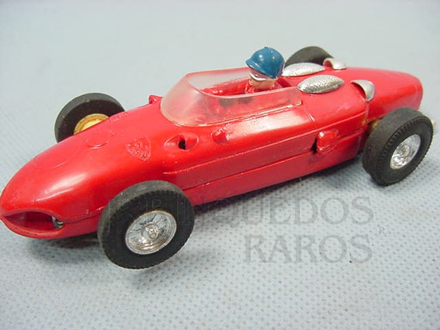 Brinquedo antigo Ferrari 156 Formula 1 Shark Nose vermelha