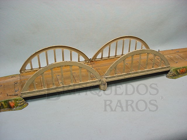 Brinquedo antigo Ponte em arco bitola 1 com 124,00 cm de comprimento. Década de 1920