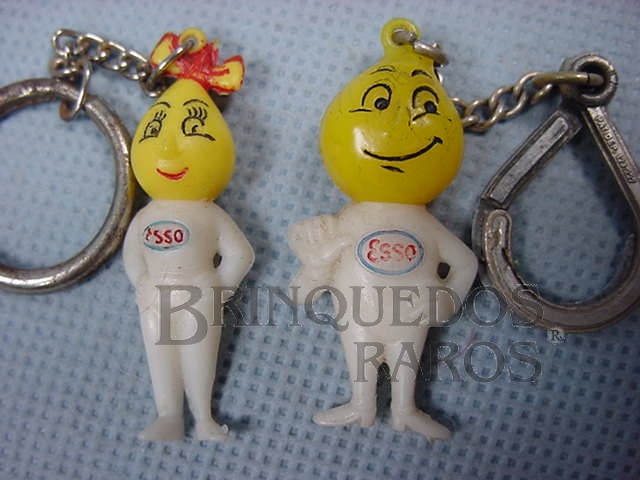 Brinquedo antigo Par de Chaveiros das Gotinhas da Esso com 5,00 cm de altura Década de 1960