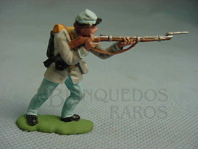 Brinquedo antigo Soldado Confederado atirando com fuzil Década de 1950 Figura Matriz para Soldado Fanabri Batalha do Tuiuti