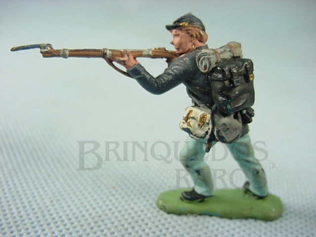 Brinquedo antigo Soldado da União atirando com fuzil Década de 1950 Figura Matriz para Soldado Fanabri Batalha do Tuiuti