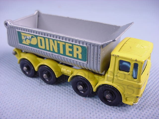 Brinquedo antigo Eight Wheel Tiper Black Plastic Regular Wheels Pointer label