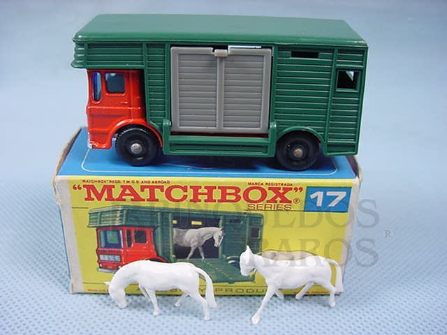 Brinquedo antigo Horse Box black plastic Regular Wheels