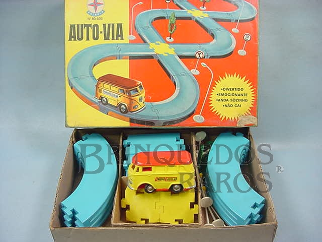 Brinquedo antigo Conjunto completo Auto-Via com Volkswagen Kombi Ano 1972