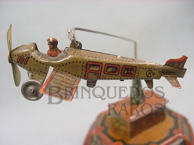 Brinquedo antigo Conjunto de Base Hangar Torre e Avião com 8,00 cm de envergadura Década de 1920