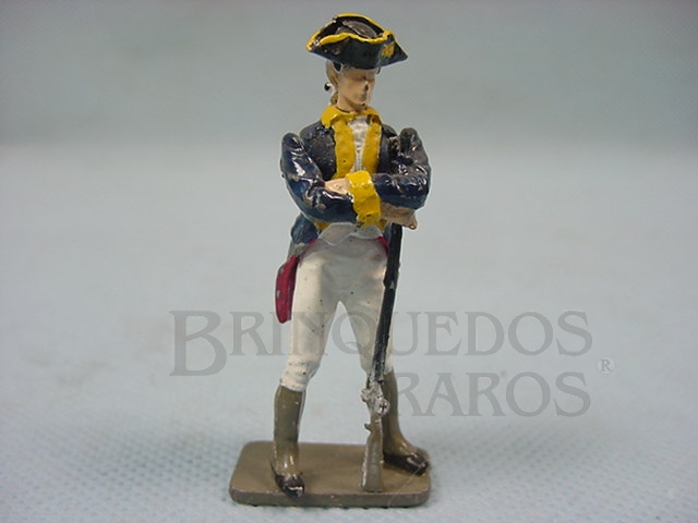 Brinquedo antigo Soldado da Guerra da Independência Americana de pé com fuzil Década de 1970
