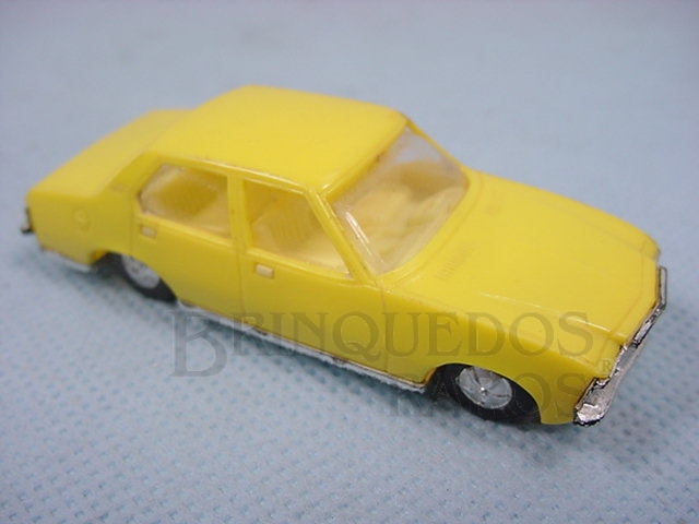 Brinquedo antigo Opel Commodore amarelo Década de 1980