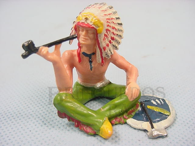 Brinquedo antigo Chefe índio sentado com Cachimbo da Paz Gulliver Década de 1970