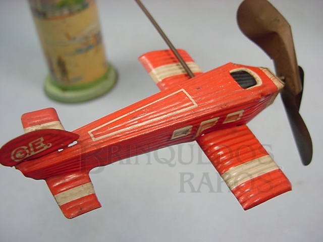 Brinquedo antigo Torre com dois aviões Avião com 10,00 cm de envergadura Made in US Zone Década de 1950