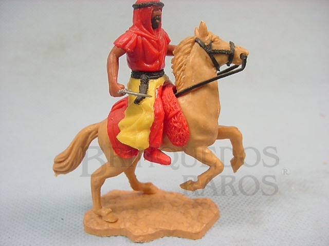 Brinquedo antigo Beduíno a cavalo com adaga
