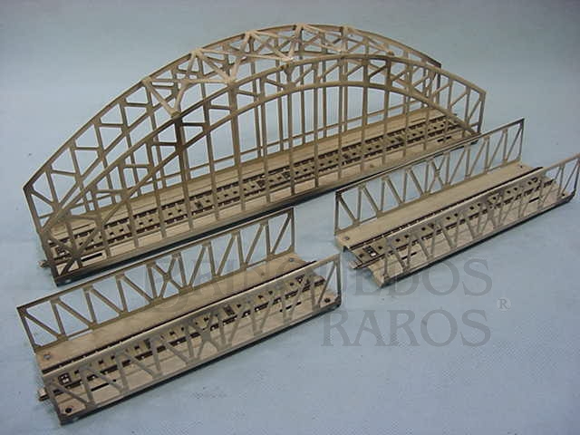 Brinquedo antigo Conjunto de ponte em arco com três partes 72,00 cm de comprimento total Década de 1960