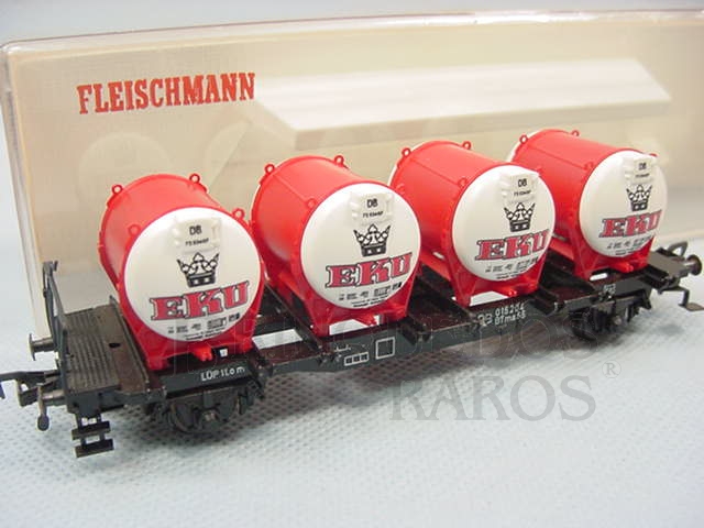 Brinquedo antigo Vagão prancha com containers Cerveja Eku Década de 1970