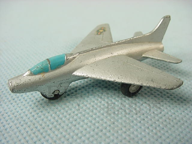 Brinquedo antigo Avião Super Sabre Série Piccolo numerado 782 Década de 1960
