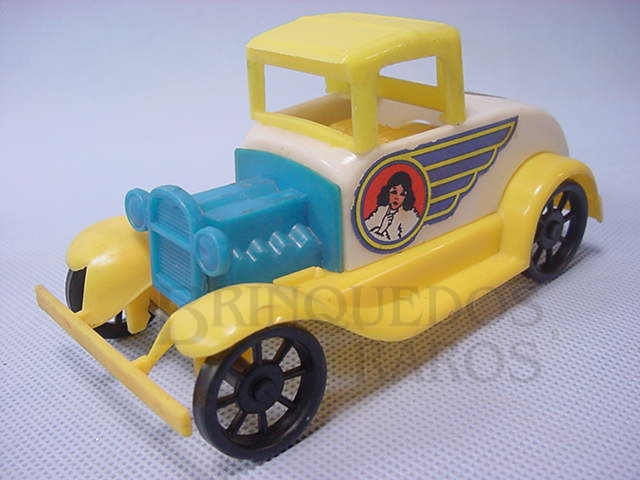 Brinquedo antigo Calhambeque Hot Rod com 13,00 cm de comprimento Jovem Guarda Década de 1960